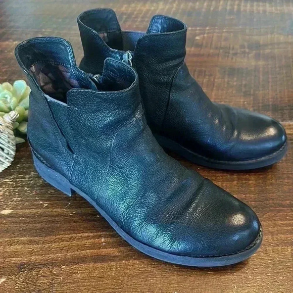 GEOX | Black Leather Ankle Boots - Picture 3 of 10